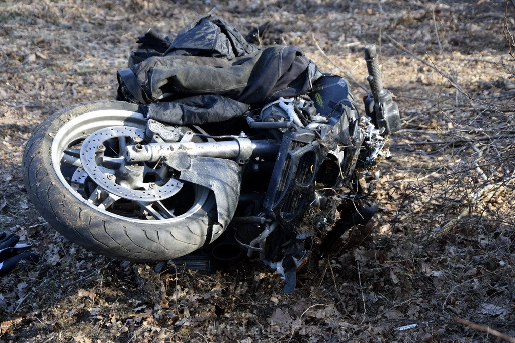 Schwerer VU Krad Fahrrad Koeln Porz Alte Koelnerstr P130.JPG - Miklos Laubert